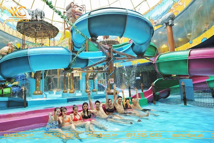 Bể bơi bốn mùa Royal City