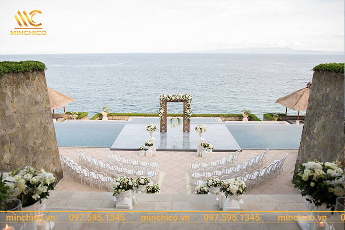 Bể bơi khách sạn Amankila, Bali, Indonesia Bể bơi khách sạn Amankila, Bali, Indonesia