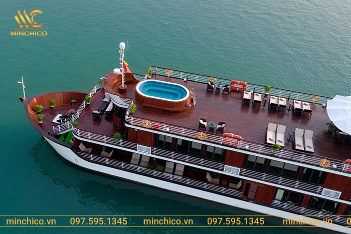 Bàn giao bồn sục du thuyền 5 sao