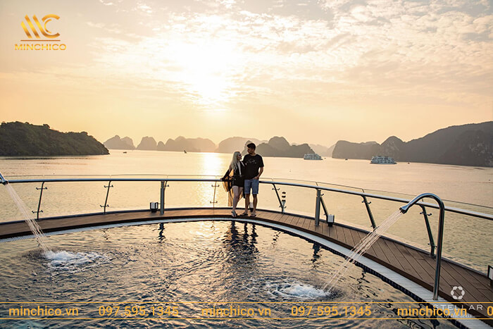 bồn sục du thuyền 5 sao Stellar Of the Sea