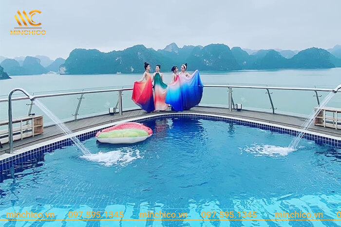 Bể sục du thuyền 5 sao Stellar Of the Sea