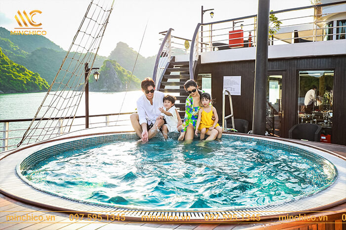 Bồn sục du thuyền Orchid Classic Cruise