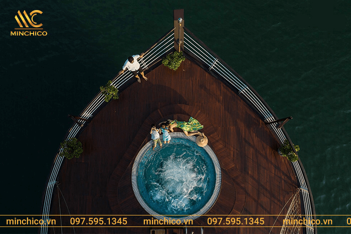 Bể sục trên 3 du thuyền Orchid Classic Cruise - Vịnh Hạ Long