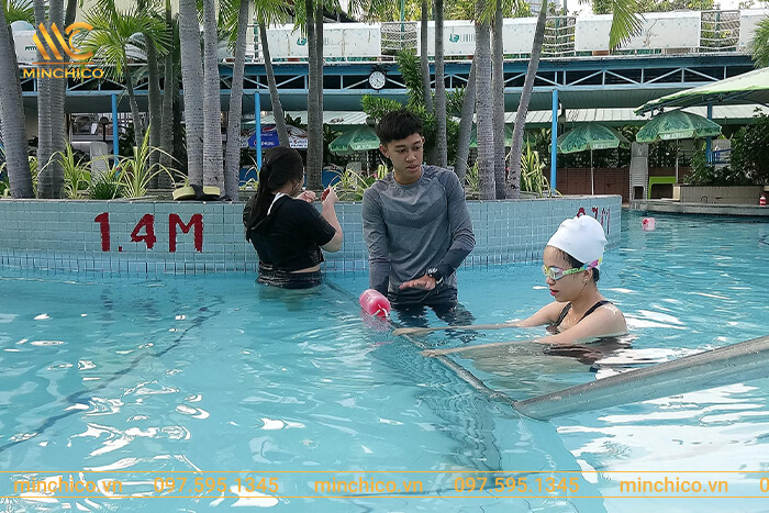 Trung tâm dạy bơi Swim To Be Live