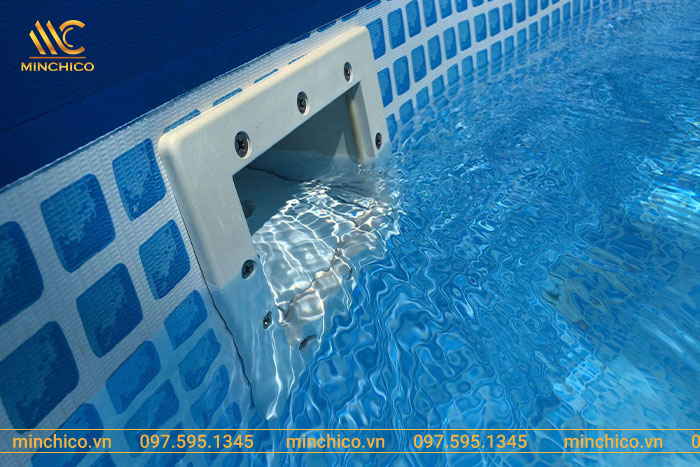 Skimmer là gì? Skimmer có cần thiết cho bể bơi không?