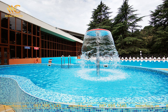 Mẫu hồ bơi kinh doanh ngoài trời có thêm cây nấm phun nước Mẫu hồ bơi kinh doanh ngoài trời có thêm cây nấm phun nước