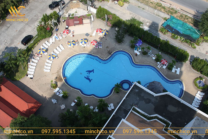 Mẫu bể bơi kinh doanh ngoài trời có hình dạng đặc biệt Mẫu bể bơi kinh doanh ngoài trời có hình dạng đặc biệt