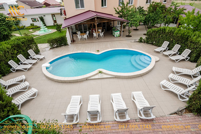 Bể bơi kinh doanh nhỏ, hình trái thận Bể bơi kinh doanh nhỏ, hình trái thận